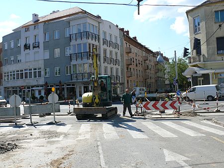 Szombathely, M&aacute;rcius 15. t&eacute;r &eacute;p&iacute;t&eacute;se