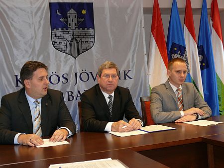 Sajt&oacute;t&aacute;j&eacute;koztat&oacute; a v&aacute;rosh&aacute;z&aacute;n