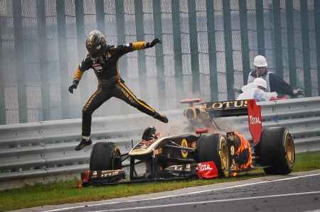 Kov&aacute;cs Tam&aacute;s, az MTI/MTVA fot&oacute;riporter&eacute;nek Meg&aacute;ll&oacute; c&iacute;mű k&eacute;pe, amely II. d&iacute;jat nyert a XXX. Magyar Sajt&oacute;fot&oacute; P&aacute;ly&aacute;zat Sport (egyedi) kateg&oacute;ri&aacute;j&aacute;ban. 