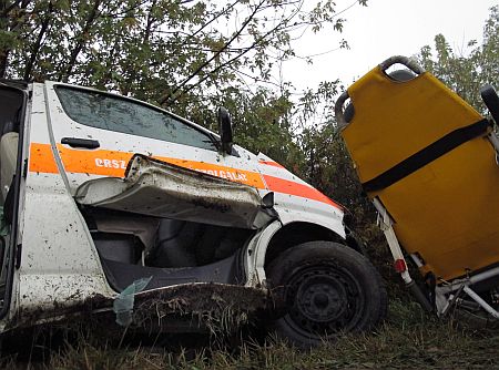 Mentőbaleset Szombathely &eacute;s Kőszeg k&ouml;z&ouml;tt