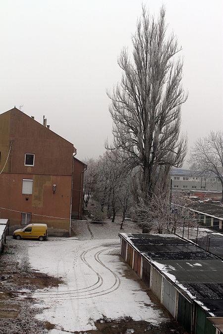 Esik a hó Miskolcon