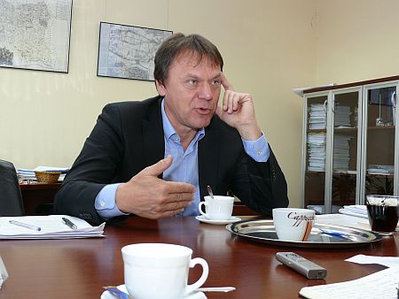 Moln&aacute;r Mikl&oacute;s