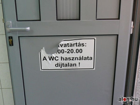 Nyilv&aacute;nos wc