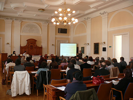Önkéntes konferencia a Megyeházán