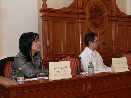 Önkéntes konferencia a Megyeházán