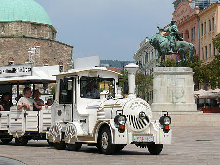P&eacute;cs, Sz&eacute;chenyi t&eacute;r