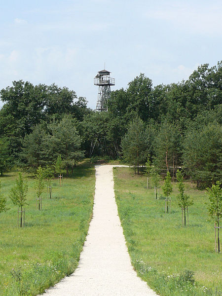 P&aacute;neur&oacute;pai Piknik Eml&eacute;kpark