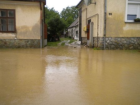 R&eacute;pcevisi &aacute;rv&iacute;z - 2010. m&aacute;jus 30.