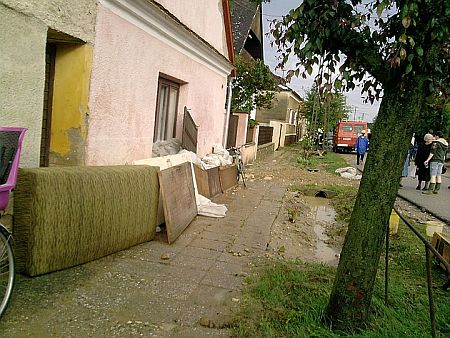 R&eacute;pcevisi &aacute;rv&iacute;z - 2010. m&aacute;jus 30.
