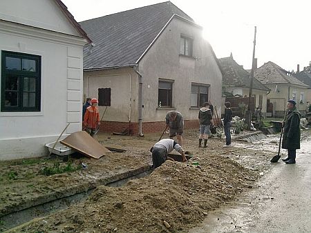 R&eacute;pcevisi &aacute;rv&iacute;z - 2010. m&aacute;jus 30.