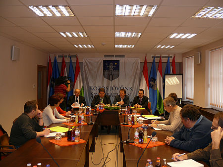 Sajt&oacute;t&aacute;j&eacute;koztat&oacute;
