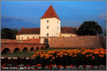 Báthory Lakoma Sárváron
