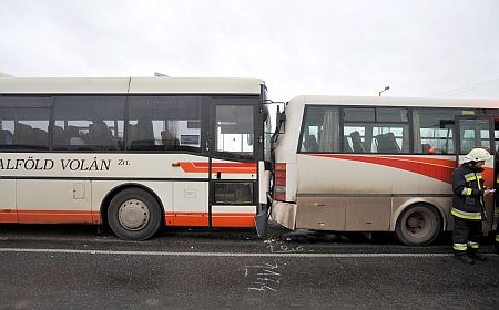 Soproni buszbaleset