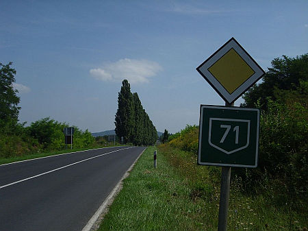 Stoppal a Balatonra