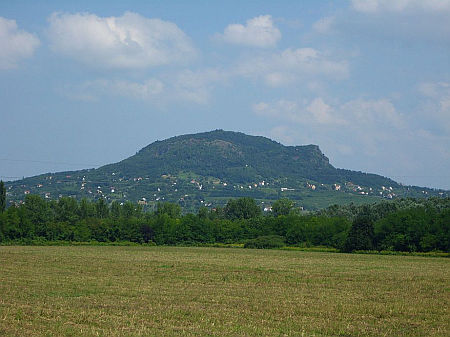Stoppal a Balatonra