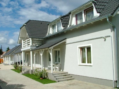 Sz&aacute;ll&aacute;s, B&uuml;kf&uuml;rdő