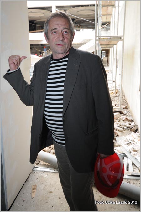 Sz&iacute;nh&aacute;zbej&aacute;r&aacute;s Szombathelyen
