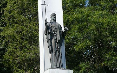 Szent Istv&aacute;n-szobor Szombathelyen 