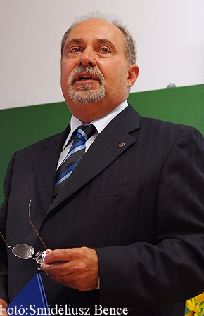 Tan&eacute;vnyit&oacute; &uuml;nneps&eacute;g Szombathelyen 