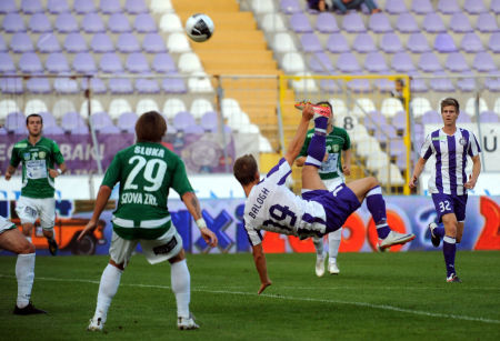&Uacute;jpest halad&aacute;s