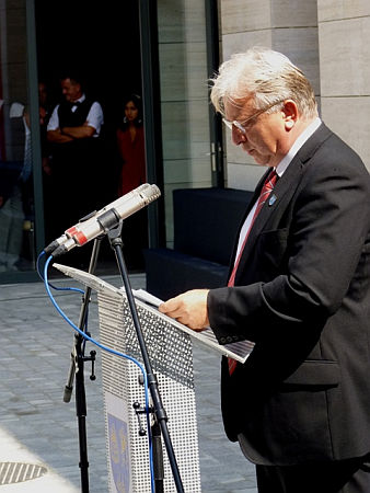 Celld&ouml;m&ouml;lk, v&aacute;rosh&aacute;za &aacute;tad&aacute;s