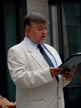 Celld&ouml;m&ouml;lk, v&aacute;rosh&aacute;za &aacute;tad&aacute;s