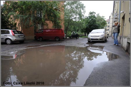 Eső ut&aacute;n egy nappal Szombathelyen