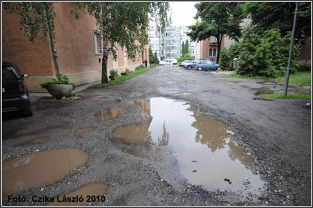 Eső ut&aacute;n egy nappal Szombathelyen
