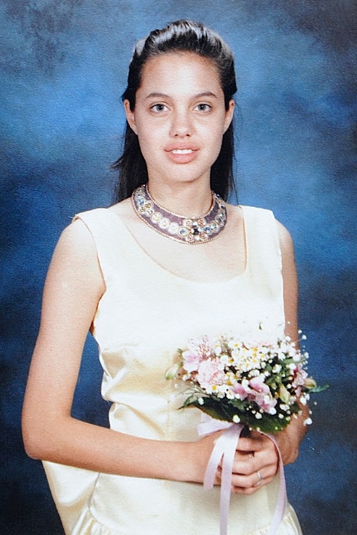 Angelina Jolie fiatal korában Angelina Jolie fiatal korában