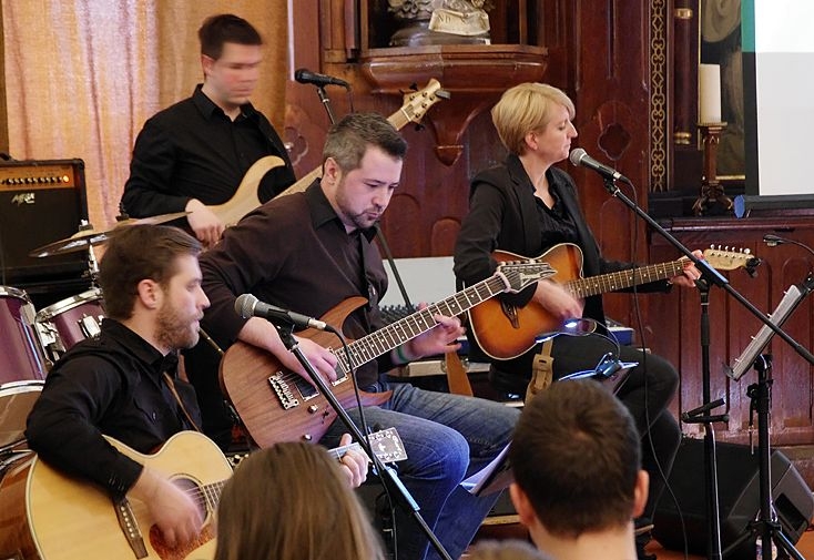 A szentpéterfai talentumok rockpassiója a Premontrei Gimnáziumban
