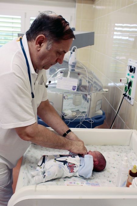 Ezt a babát találták ma éjjel a békéscsabai kórház inkubátorában Ezt a babát találták ma éjjel a békéscsabai kórház inkubátorában
