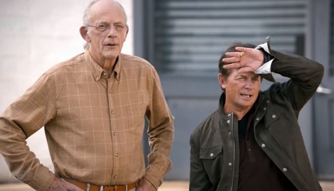 Michael J. Fox és Christopher Lloyd 2015-ben Michael J. Fox és Christopher Lloyd 2015-ben