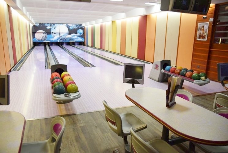 Bellagio Bowling: Diákoknak kötetlen együttlét, cégeknek csapatépítés Bellagio Bowling: Diákoknak kötetlen együttlét, cégeknek csapatépítés