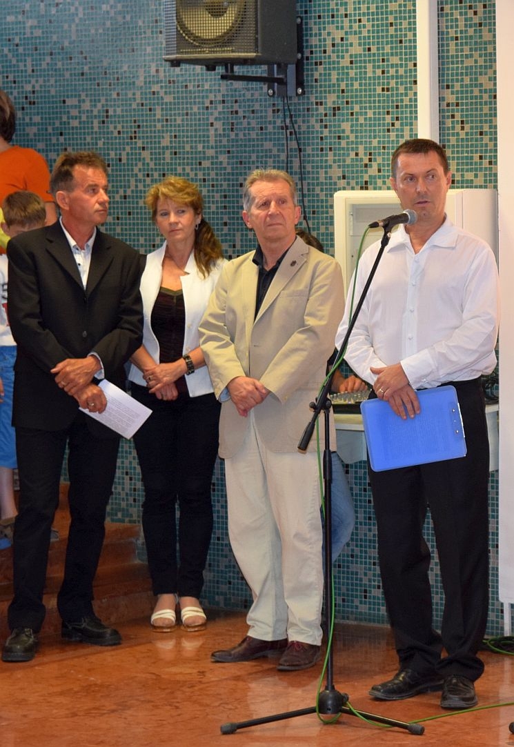 A határon túl járt iskolások fotóiból nyílt kiállítás. 