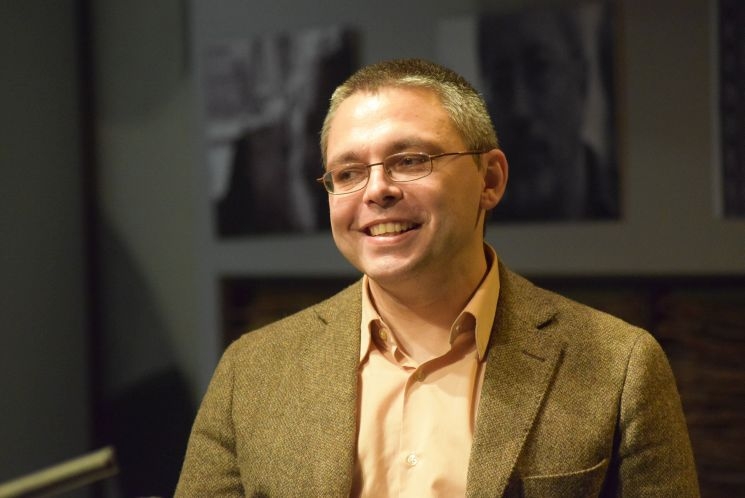 Dragomán György a szombathelyi színházban: a mélység szabadsága Dragomán György a szombathelyi színházban: a mélység szabadsága