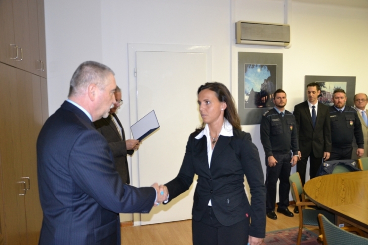 Kifújhatják magukat a bevándorlás kezelésében részt vett rendőrök Kifújhatják magukat a bevándorlás kezelésében részt vett rendőrök