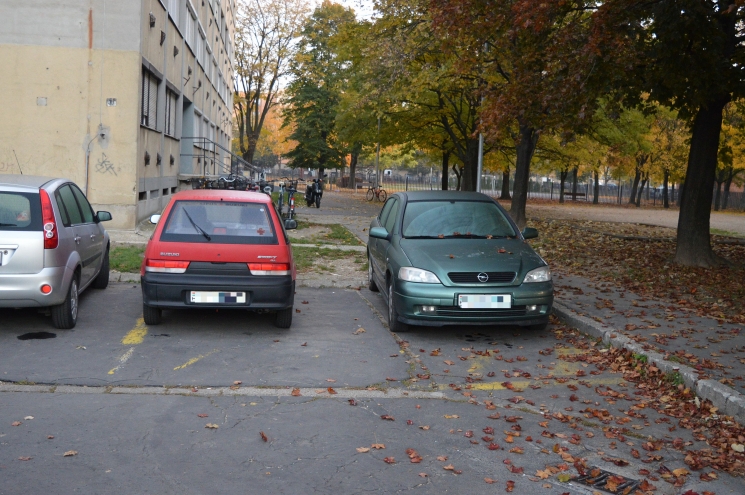 Olvasóink belehúztak: Újabb kreatív parkolások Szombathelyen 