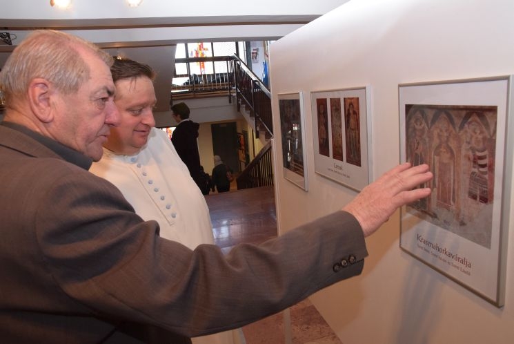 Fotókiállítás a Bolyaiban: Magyar szentek ábrázolása felvidéki templomokban Fotókiállítás a Bolyaiban: Magyar szentek ábrázolása felvidéki templomokban