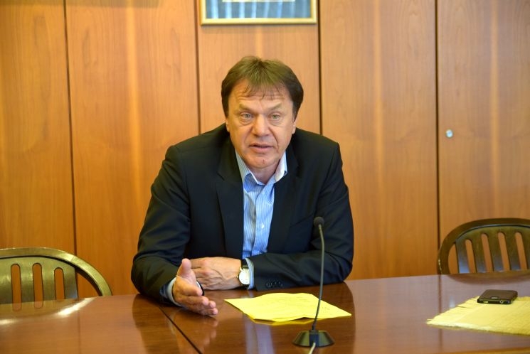 Közgyűlés utáni sajtótájékoztatók (2015. április) Közgyűlés utáni sajtótájékoztatók (2015. április)