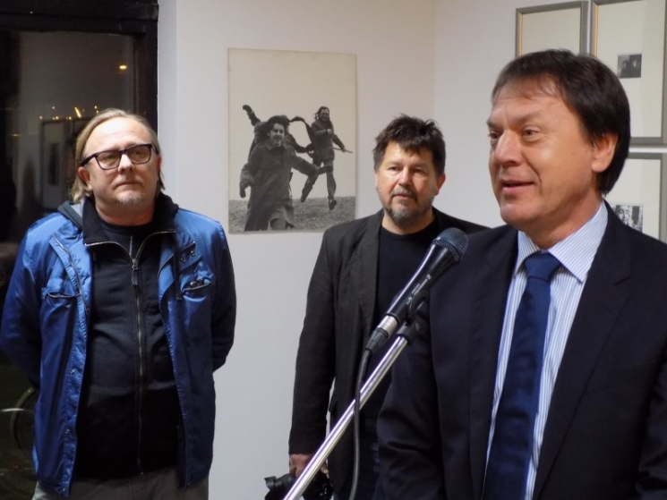 Kapcsolatok - fotókiállítás nyílt az Új Irokézben