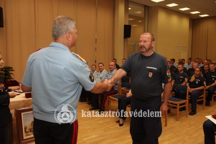 Új ezredesek a Vas megyei katasztrófavédelemnél