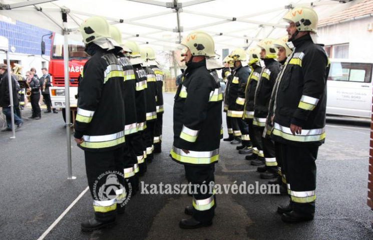 Tűzoltófecskendőt szenteltek fel Vasváron Tűzoltófecskendőt szenteltek fel Vasváron