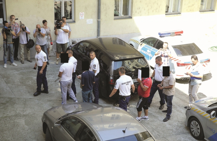 Fotók az embercsempészekről, akiket a rendőrség a 71 migráns halálával gyanusít Fotók az embercsempészekről, akiket a rendőrség a 71 migráns halálával gyanusít