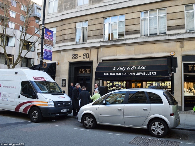 a Hatton Garden a Hatton Garden
