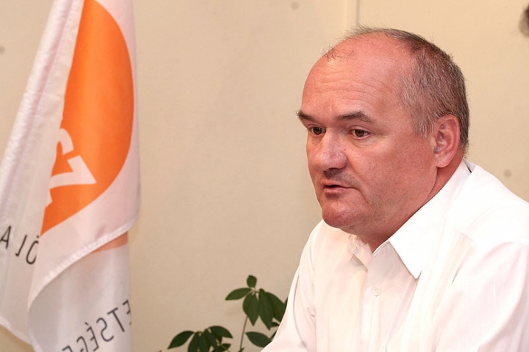 Hende Csaba