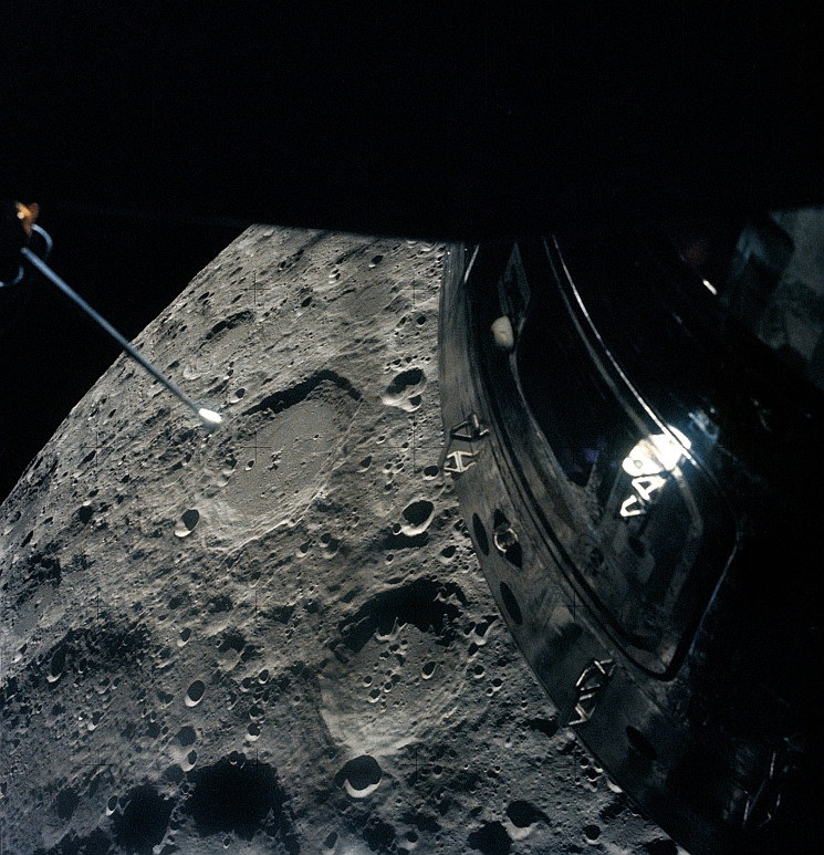 Az Apollo 13 fotója a Holdról