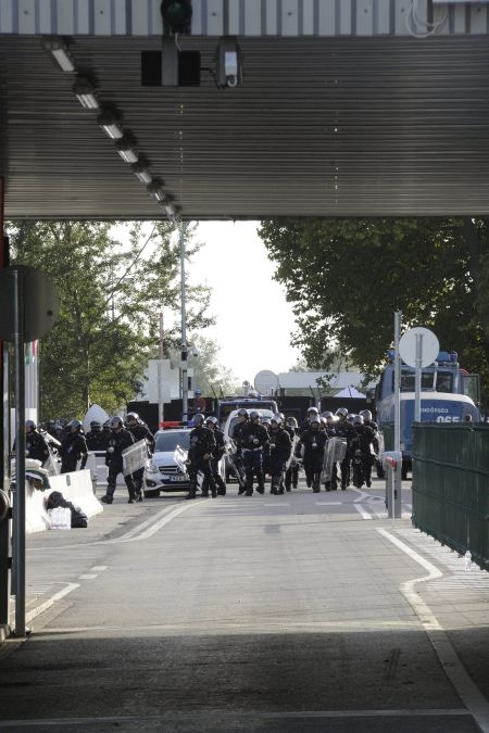 Szinte kiürült a röszkei átkelő szerb oldala