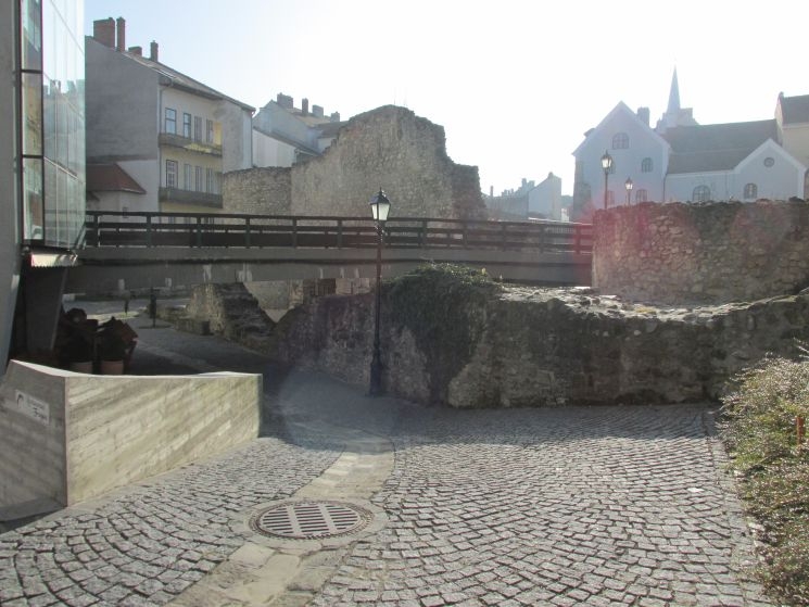 Séta a soproni Várfalsétány történelmi útvonalán Séta a soproni Várfalsétány történelmi útvonalán