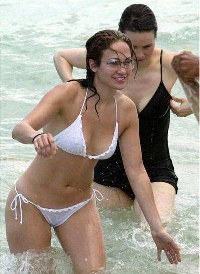 Jennifer Lopez, 43 éves, két gyermek