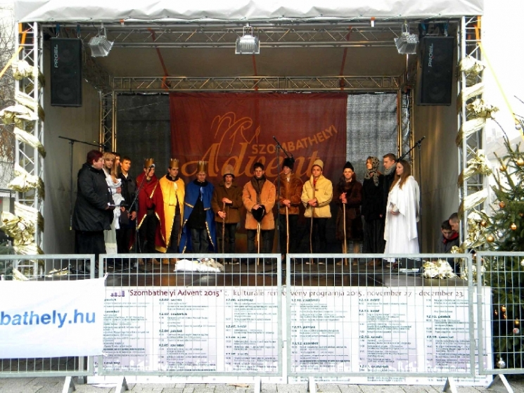 A Szombathelyi Műszaki Szakképző Iskola adventi műsora képekben